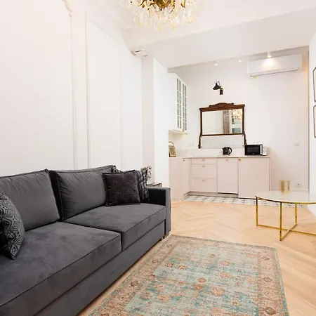 Apartment Lux Kamienica Noakowskiego 16 By Renters Warsaw